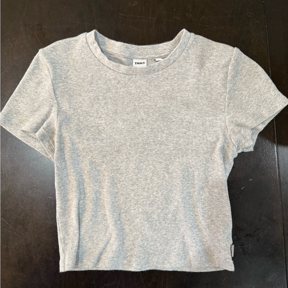 Aritzia TNA cropped ribbed t-shirt - grey